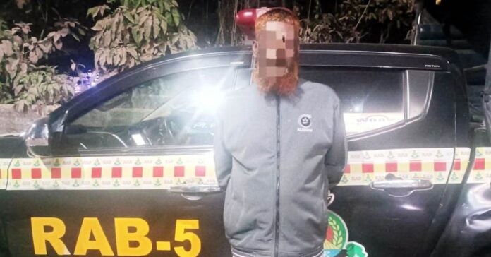 রাজশাহীতে গোলাম মোস্তফা হত্যা মামলার আসামি উকিলকে গ্রেপ্তার করেছে র‍্যাব-৫।